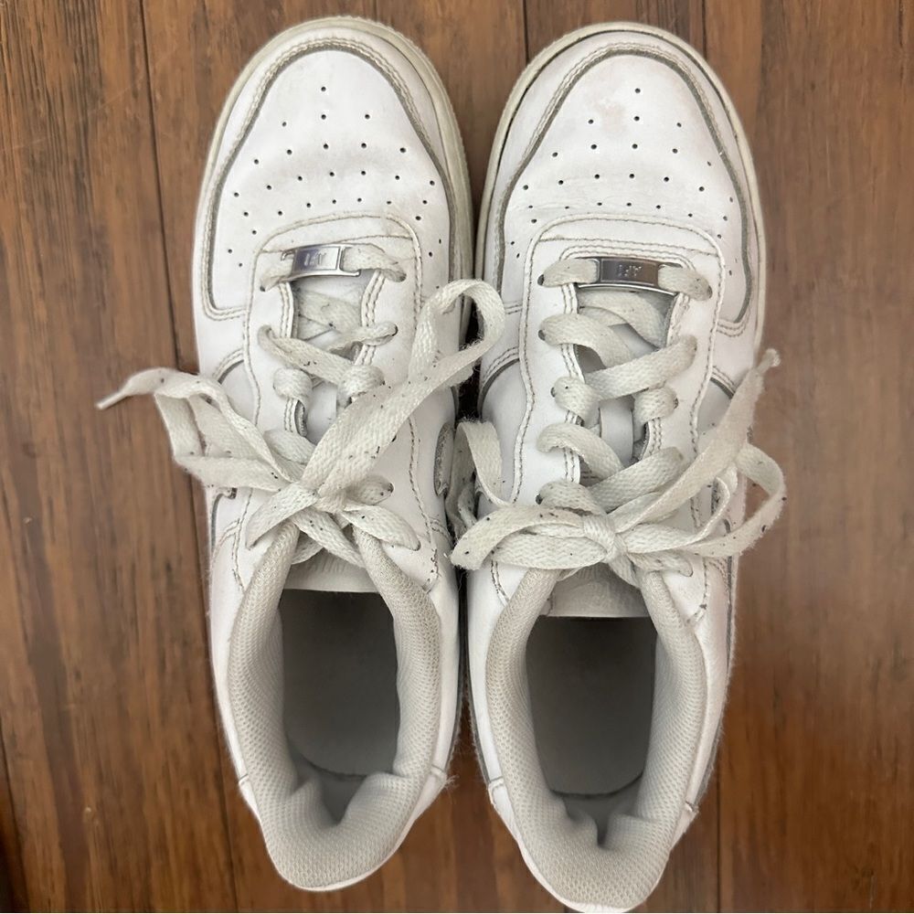 Nike Air Force One kids  youth athletic shoes size 6.5